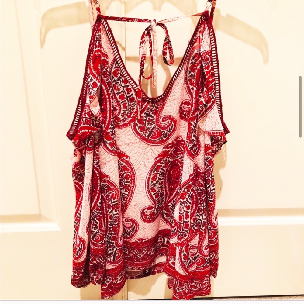 Skies are Blue Paisley Cold Shoulder top NWT